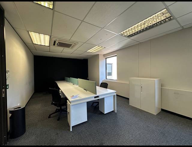 74M² OFFICE TO LET IN SANDTON CENTRAL